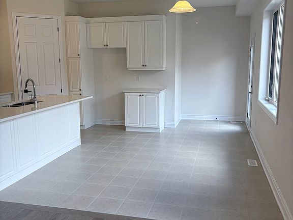 4th image of 11 Keyworth Cres