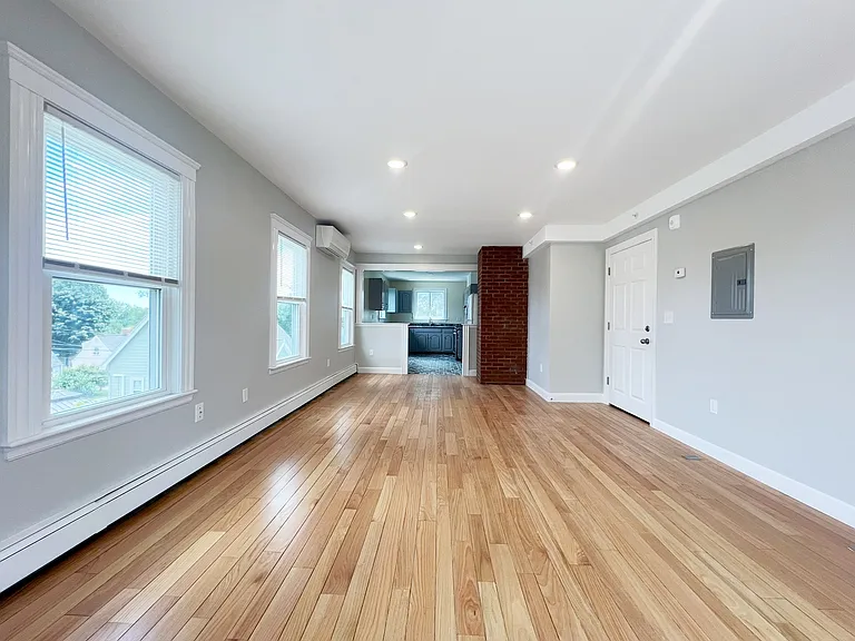 76 Needham St #2 — Photo 4