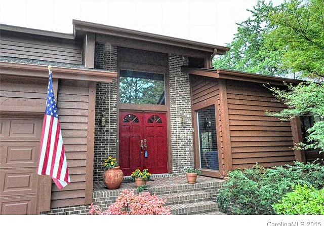 1st image of 209 Foxlair Ct
