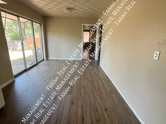 3rd image of 2107 E Park Row Dr