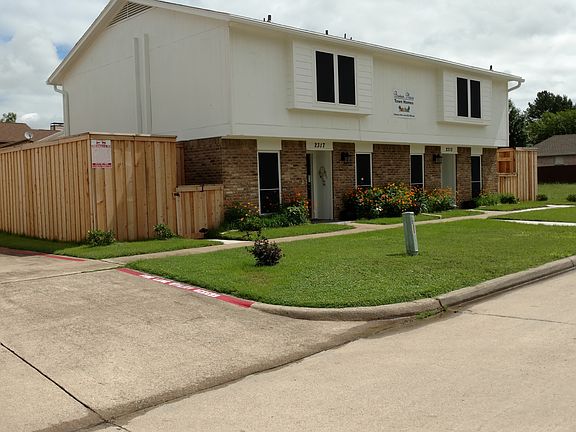 3rd image of 2315 Cales Dr