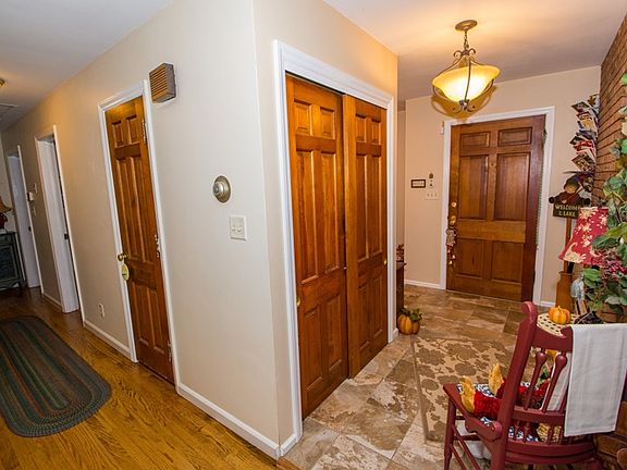 3rd image of 20365 Pearl St
