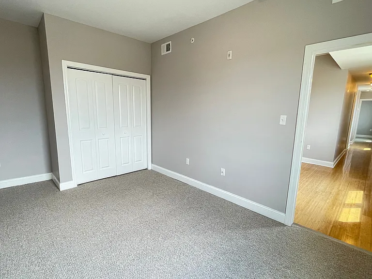 4111 Ludlow St — Photo 23