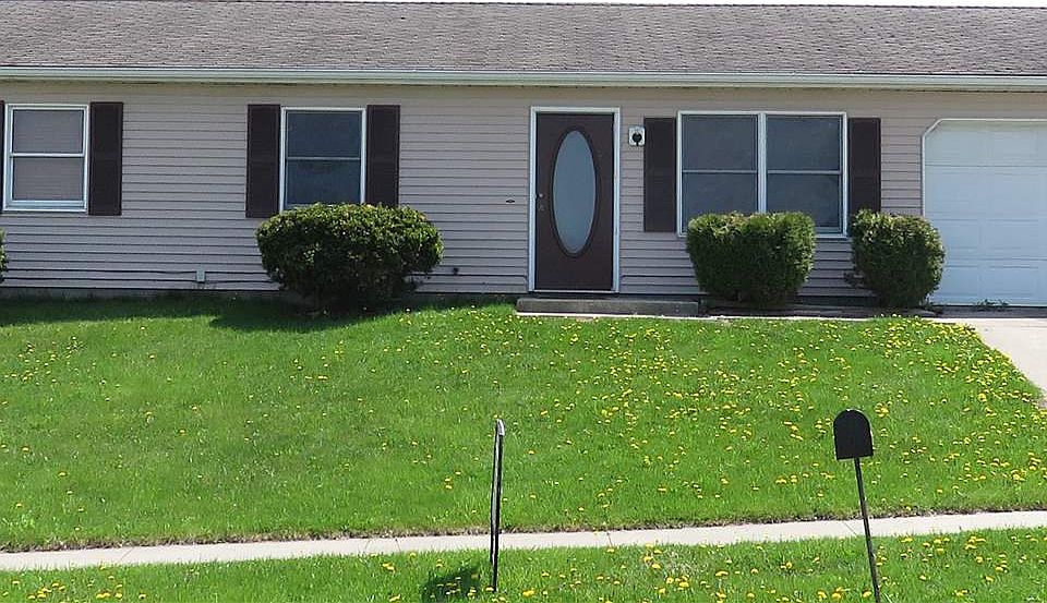1st image of 2104 Canyon Dr