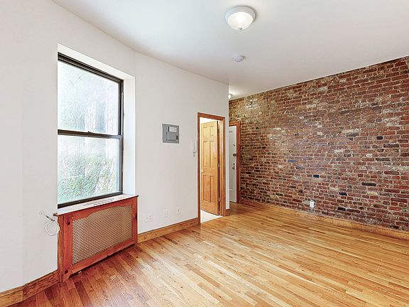 5th image of 312 W 48th St APT 15