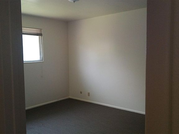 3rd image of 626 N 1025th St W