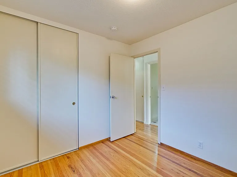1109 White Cliff Dr — Photo 24