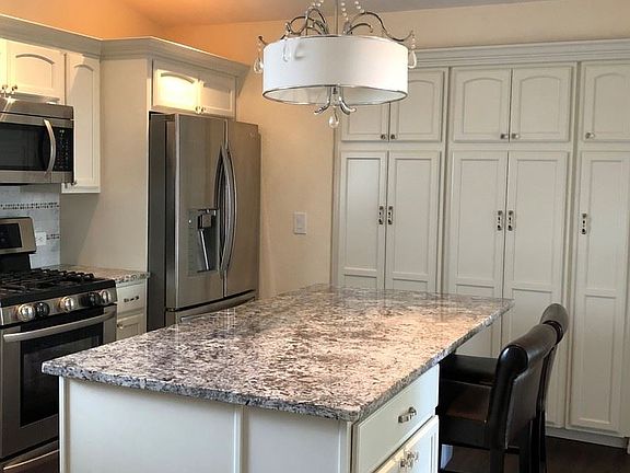 2nd image of 9465 Mereoak Cir