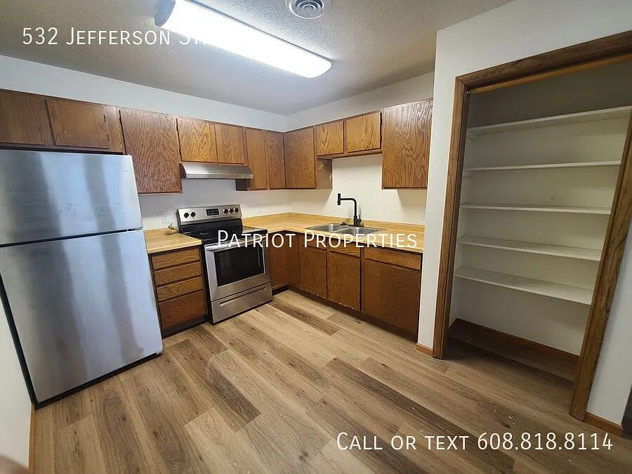 Building Photo - 532 Jefferson St #3