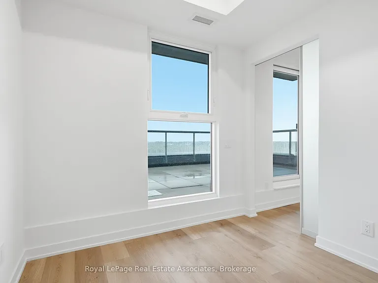 33 Erie Ave #1704 — Photo 14