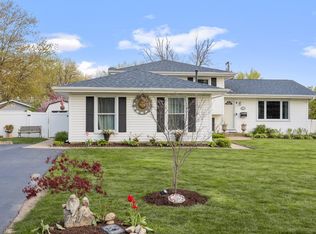 747 Aztec Dr, Carol Stream, IL 60188