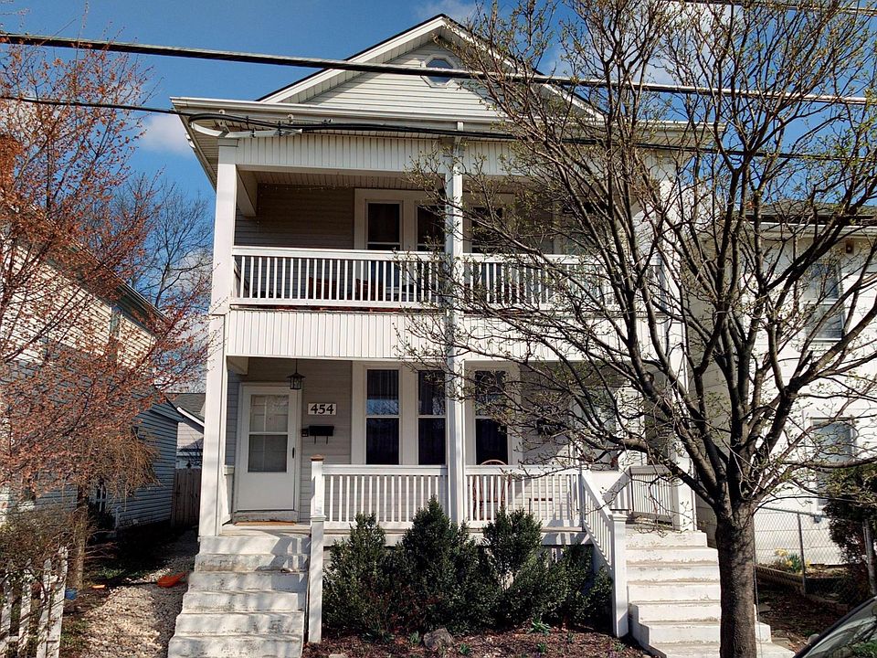 1st image of 454 W 1st Ave
