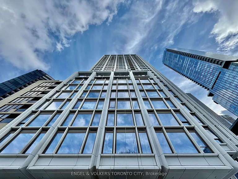 1315 Bay St #1303 — Photo 4