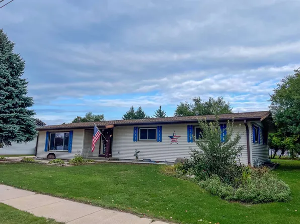 1640 S Oakwood Rd, Oshkosh, WI 54904