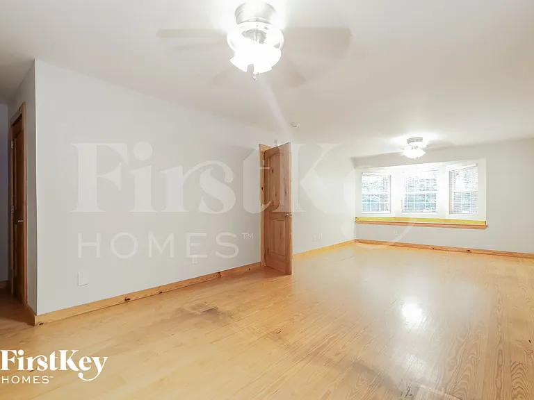 3896 Chattahoochee Dr — Photo 6