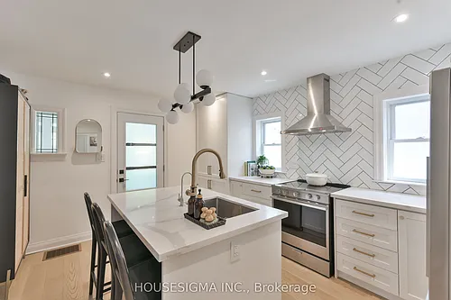 205 William St Photo 1