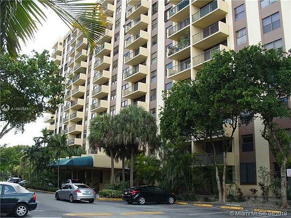 5th image of 1470 NE 123rd St APT 1012