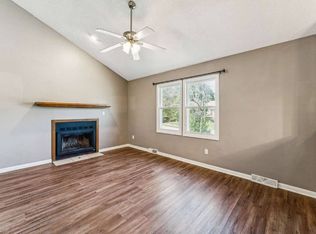 525 NE Karapat Dr, Kansas City, MO 64155
