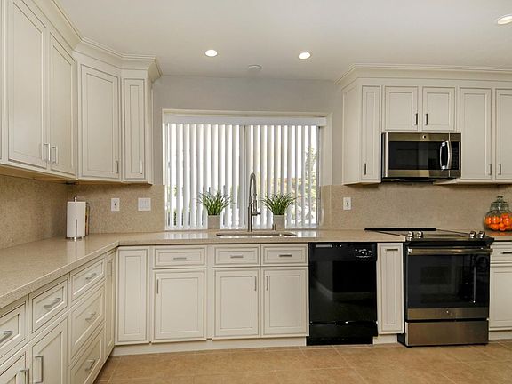 4th image of 3024 Melendy Dr