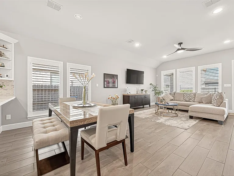 8922 Flounder Ridge Dr — Photo 14