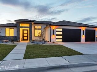 851 N Camino Pico, Washington, UT 84780