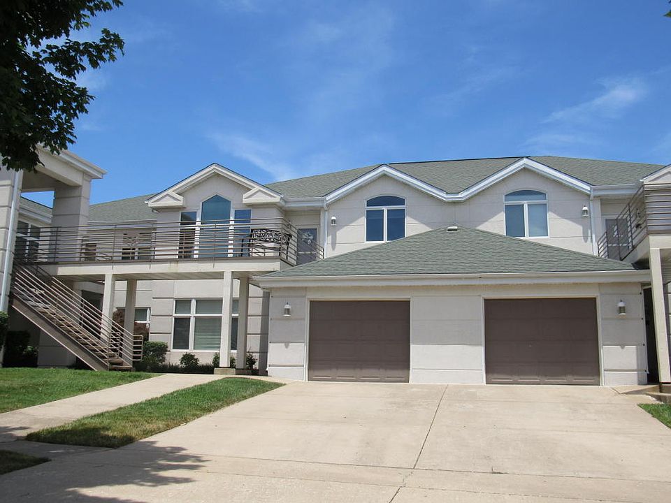 1st image of 109 Oxford Dr APT 2
