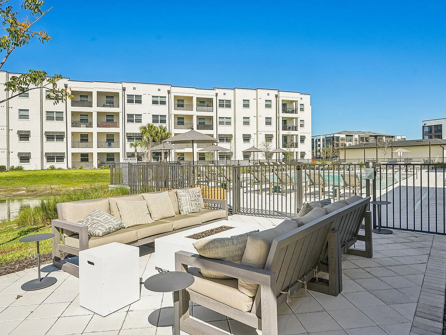 Estero Vista Apartments — Photo 4