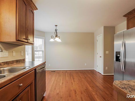 4th image of 4000 Hereford Ln