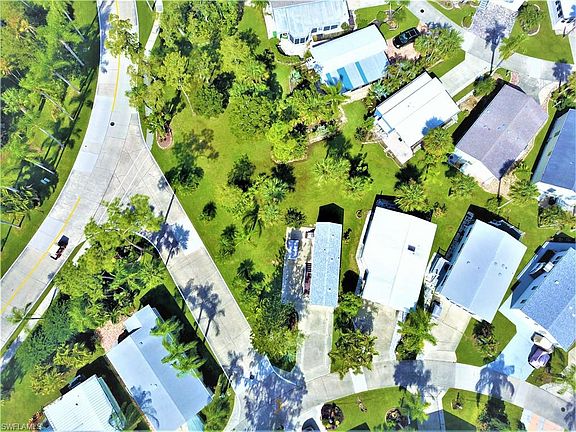5th image of 10801 Little Heron Cir