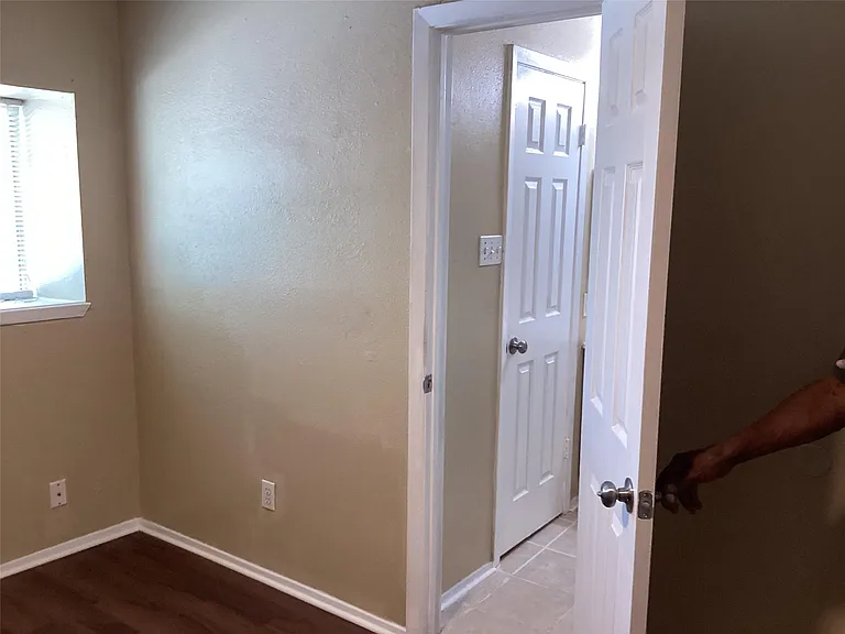 15831 Bazelbriar Ln — Photo 5