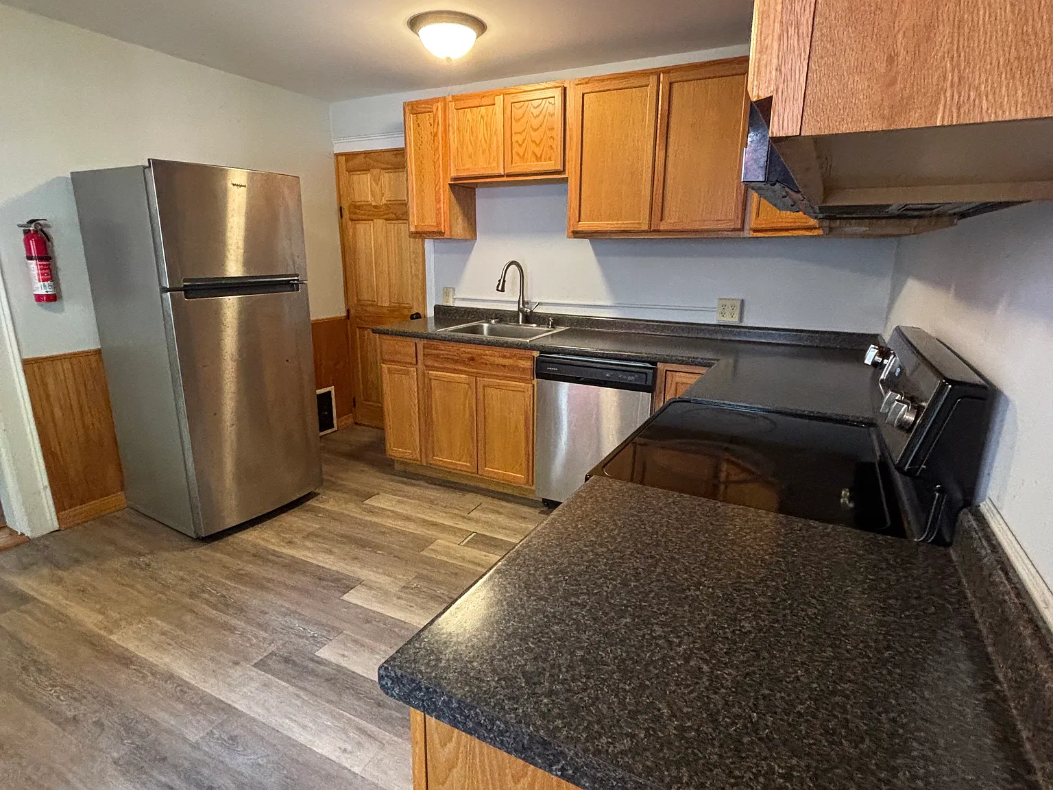 3 bed, 1200 sqft, $1,650 — Photo 4