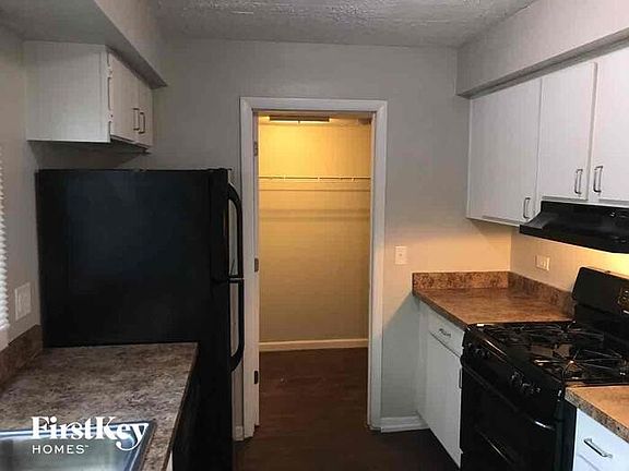 5th image of 30W070 Maplewood Dr