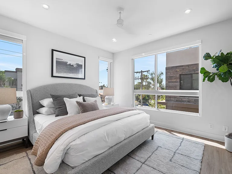 2111 N Cahuenga Blvd #A-1 — Photo 13