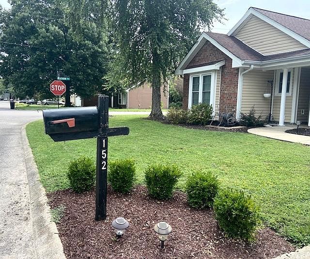 Welcome to 152 White Oak Way (Summer)