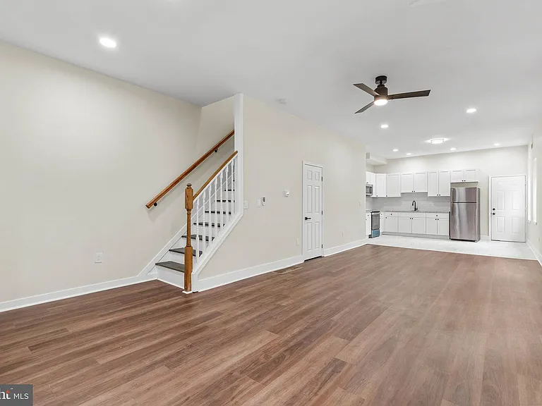 5431 Stewart St — Photo 9