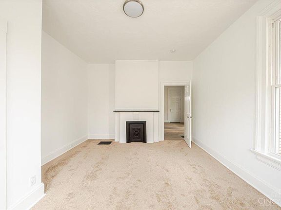 3rd image of 555 E Epworth Ave