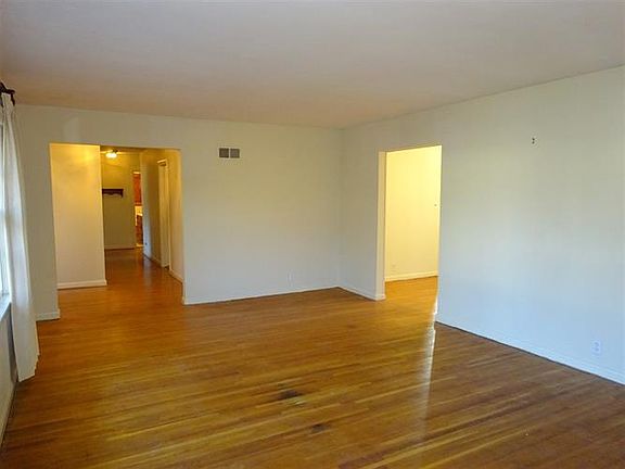 3rd image of 7701 Lauderdale Dr