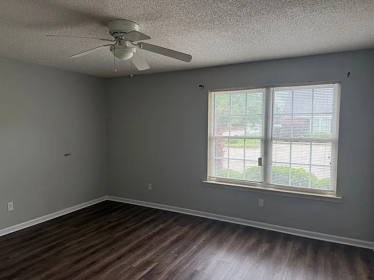 2500 Barnesdale Way — Photo 7