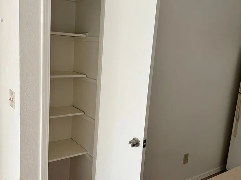 1033 Pacific Ave — Photo 11