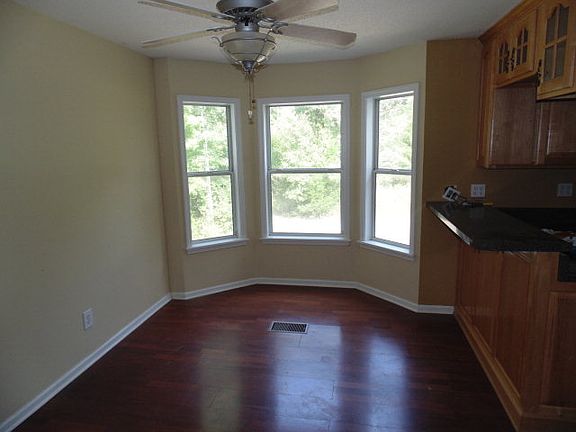 4th image of 607 County Road 215