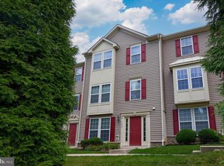 1156 Blue Bird Ln, York, PA 17402