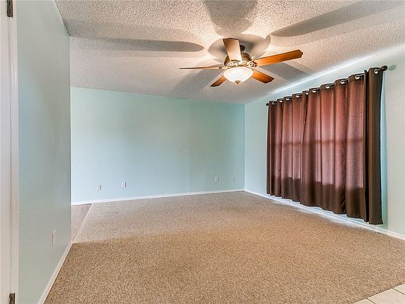 4th image of 605 N Ramblin Oaks Dr