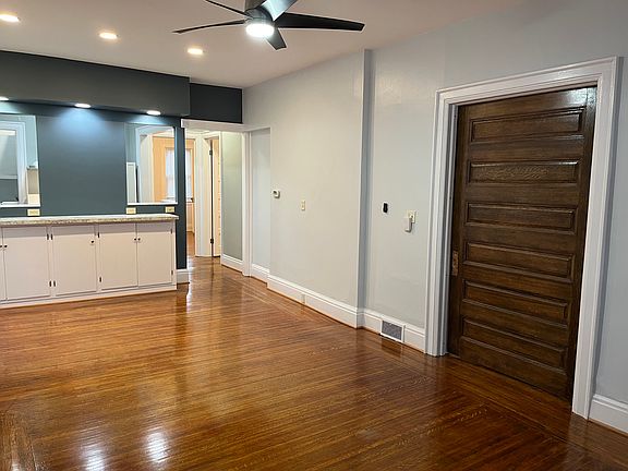 3rd image of 126 Ashland Ave APT 1