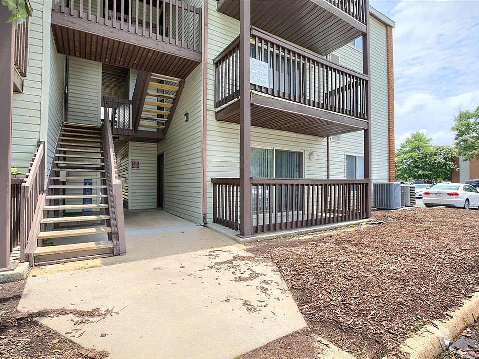1st image of 306 Wells Ct #2