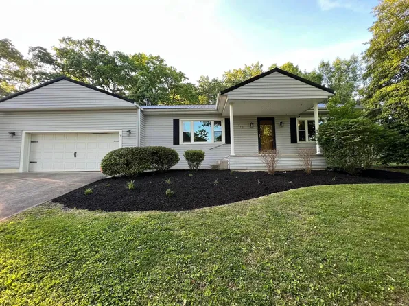 112 Seaton Dr, Russell, KY 41169