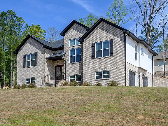 3rd image of 315 Richards Cir