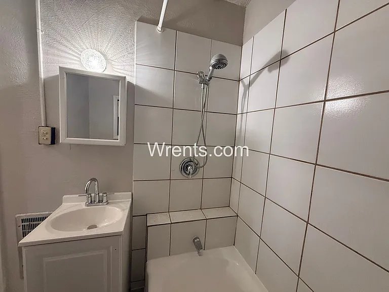 512 E Liberty Ave — Photo 9