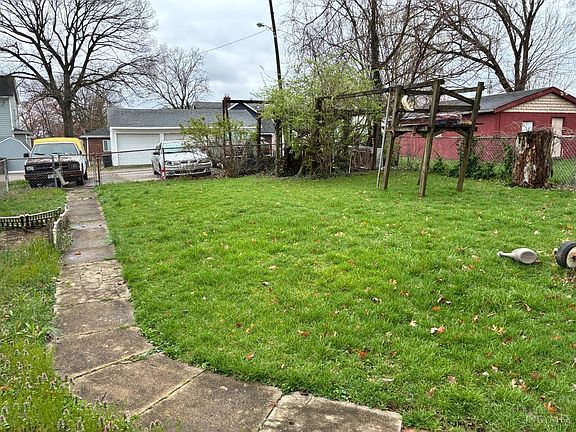 3rd image of 214 Harriet St