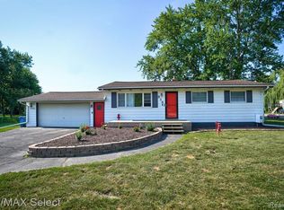 5161 Maple Ave, Swartz Creek, MI 48473