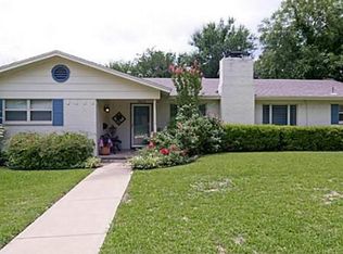3813 Glenmont Dr, Fort Worth, TX 76133